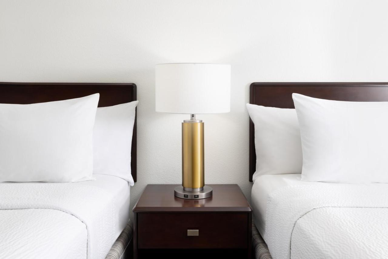 Springhill Suites Fresno Zewnętrze zdjęcie