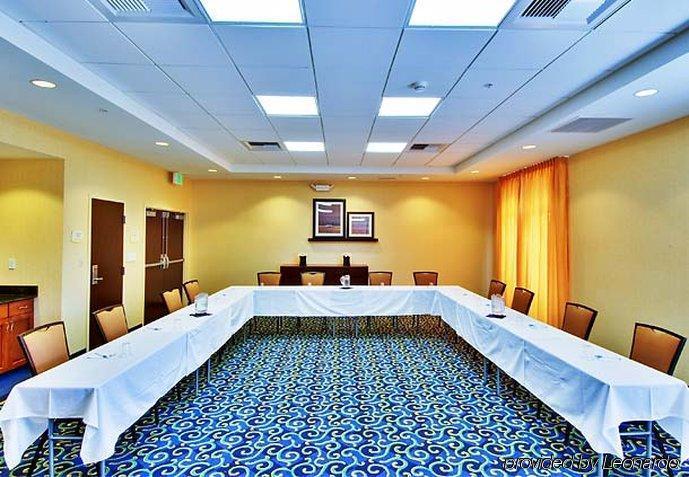Springhill Suites Fresno Udogodnienia zdjęcie