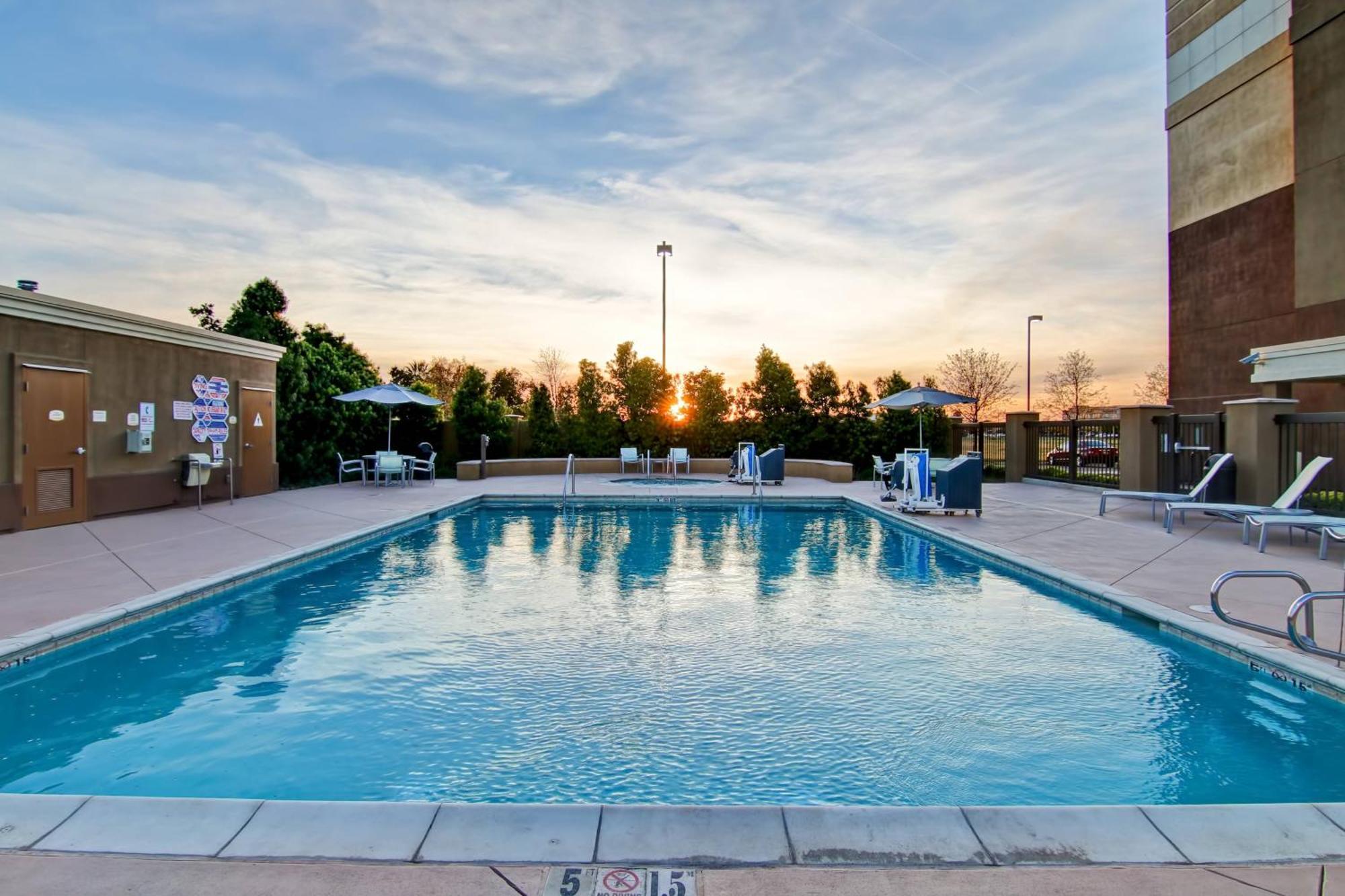 Springhill Suites Fresno Zewnętrze zdjęcie